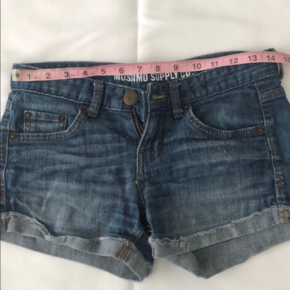 Shorts - Picture 4 of 5